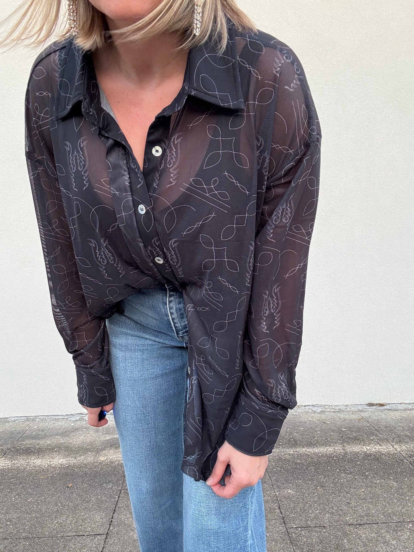 BLACK BOOT STITCH TOP