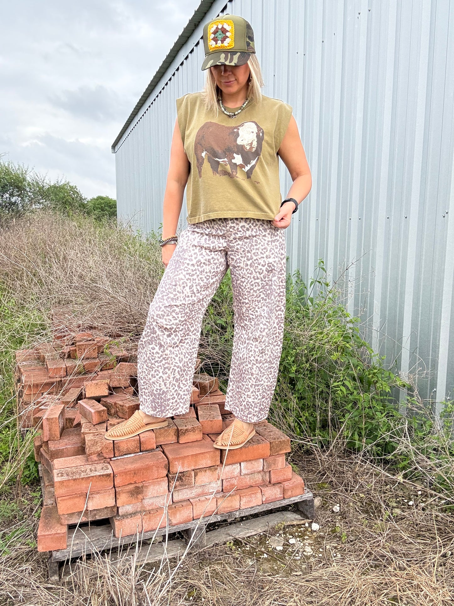 LEOPARD BARREL JEANS