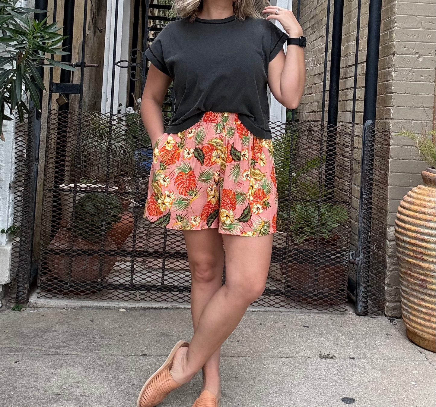 ISLAND VIBES SHORTS