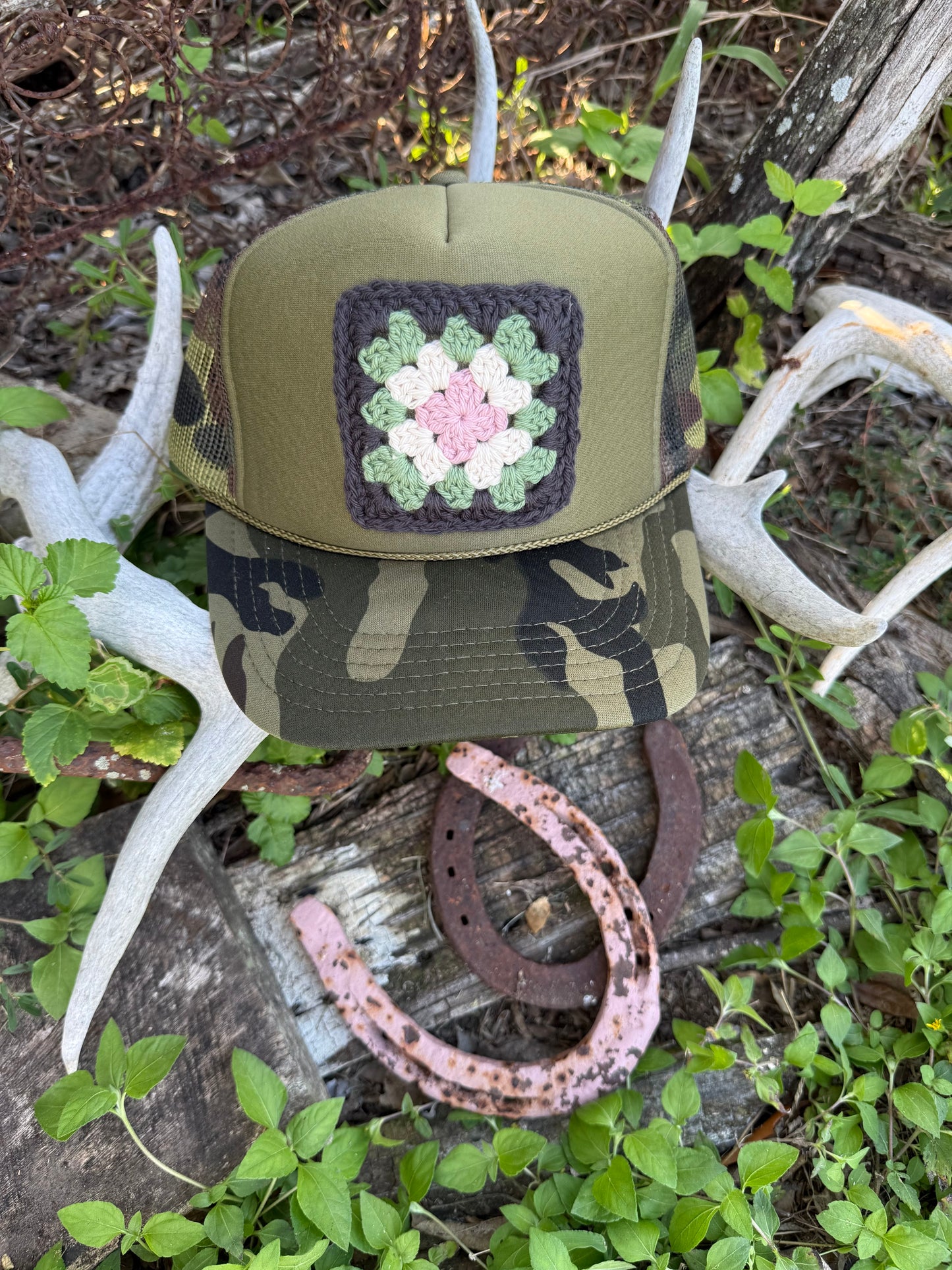 CAMO GRANNY SQUARE CAP