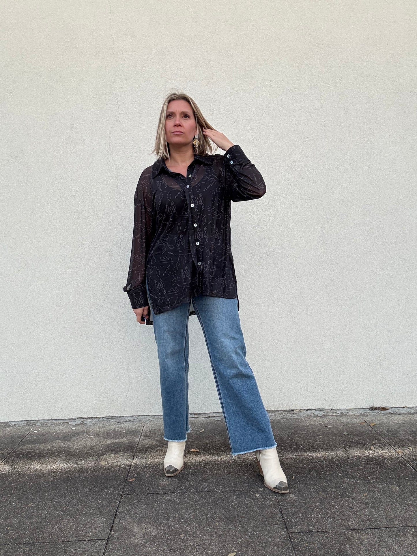 BLACK BOOT STITCH TOP