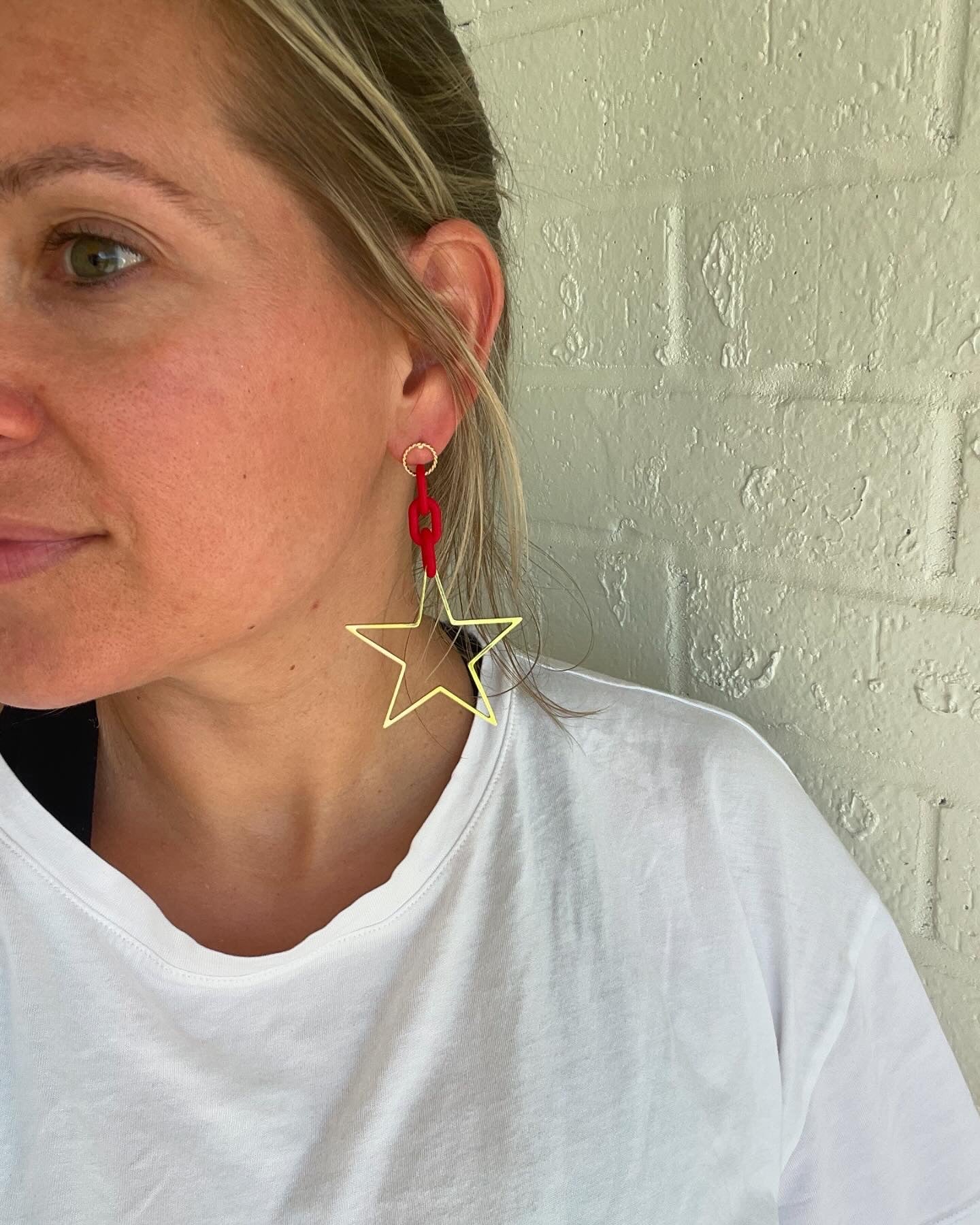 LINK CHAIN STAR EARRINGS