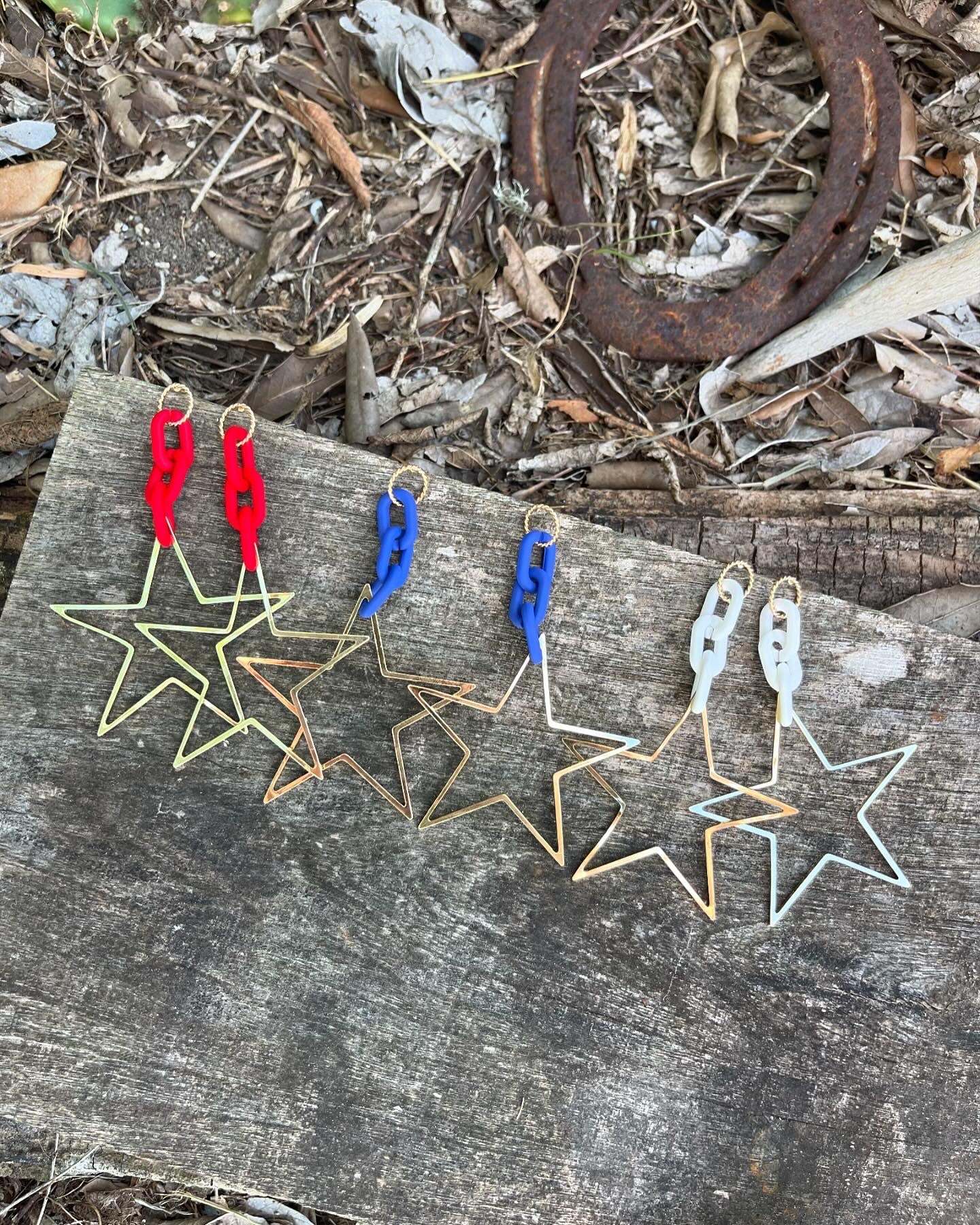 LINK CHAIN STAR EARRINGS