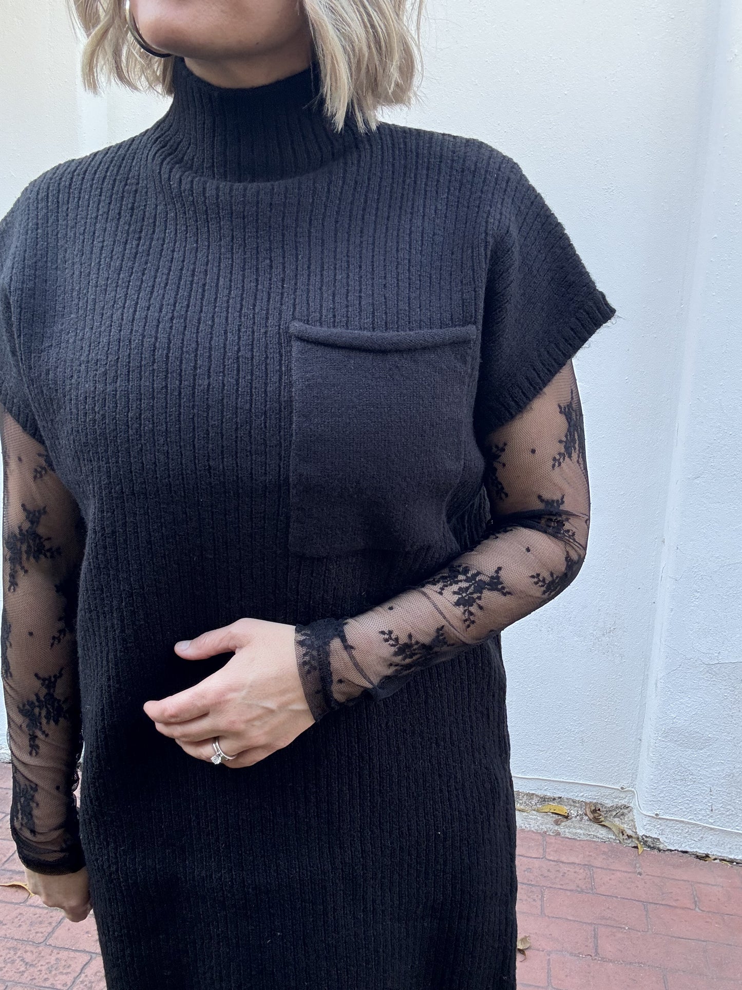 LACE LONG SLEEVE TOP