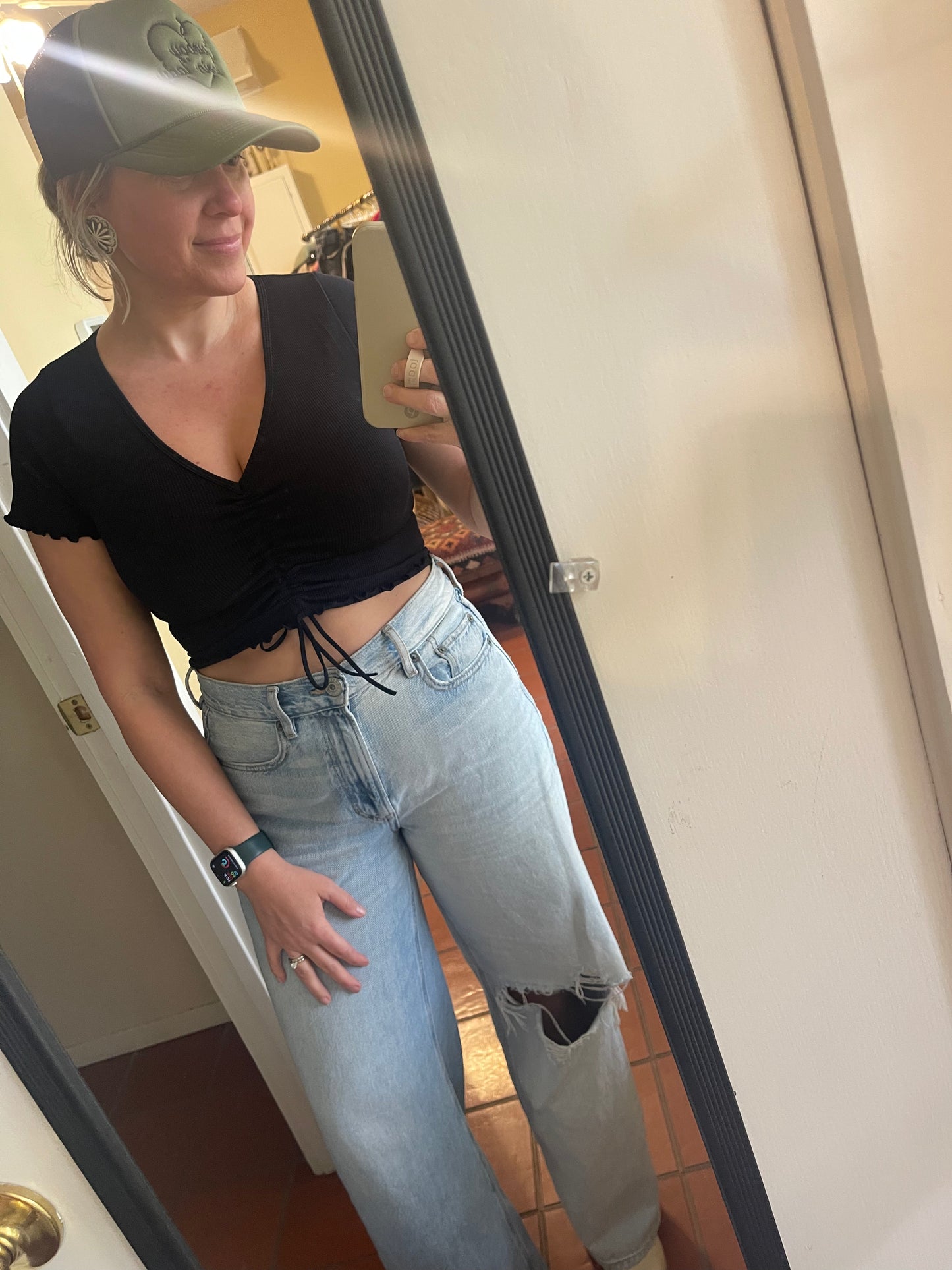 BLACK RUSCHED TOP