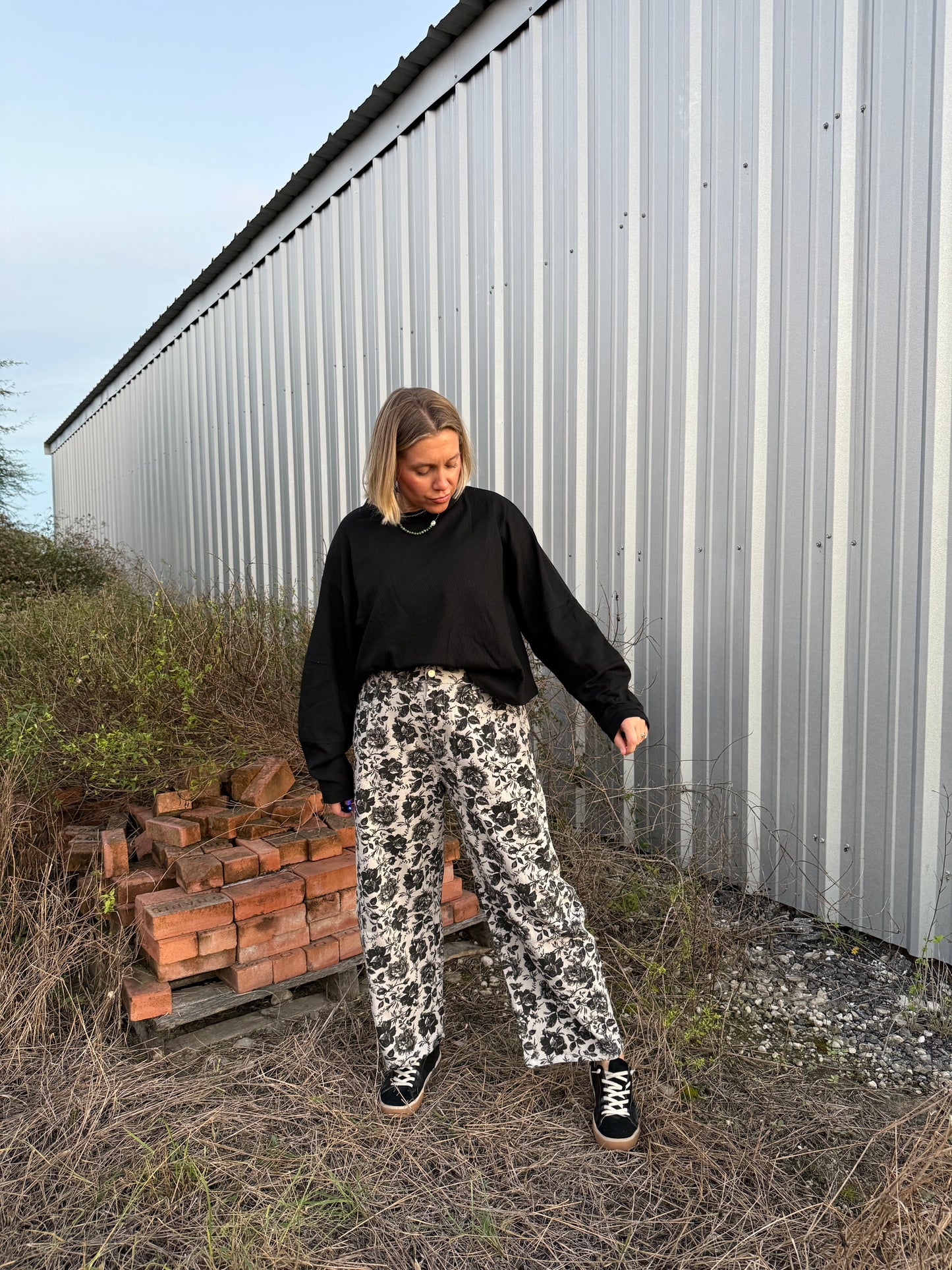 BLACK LONG SLEEVE WAFFLE KNIT TOP