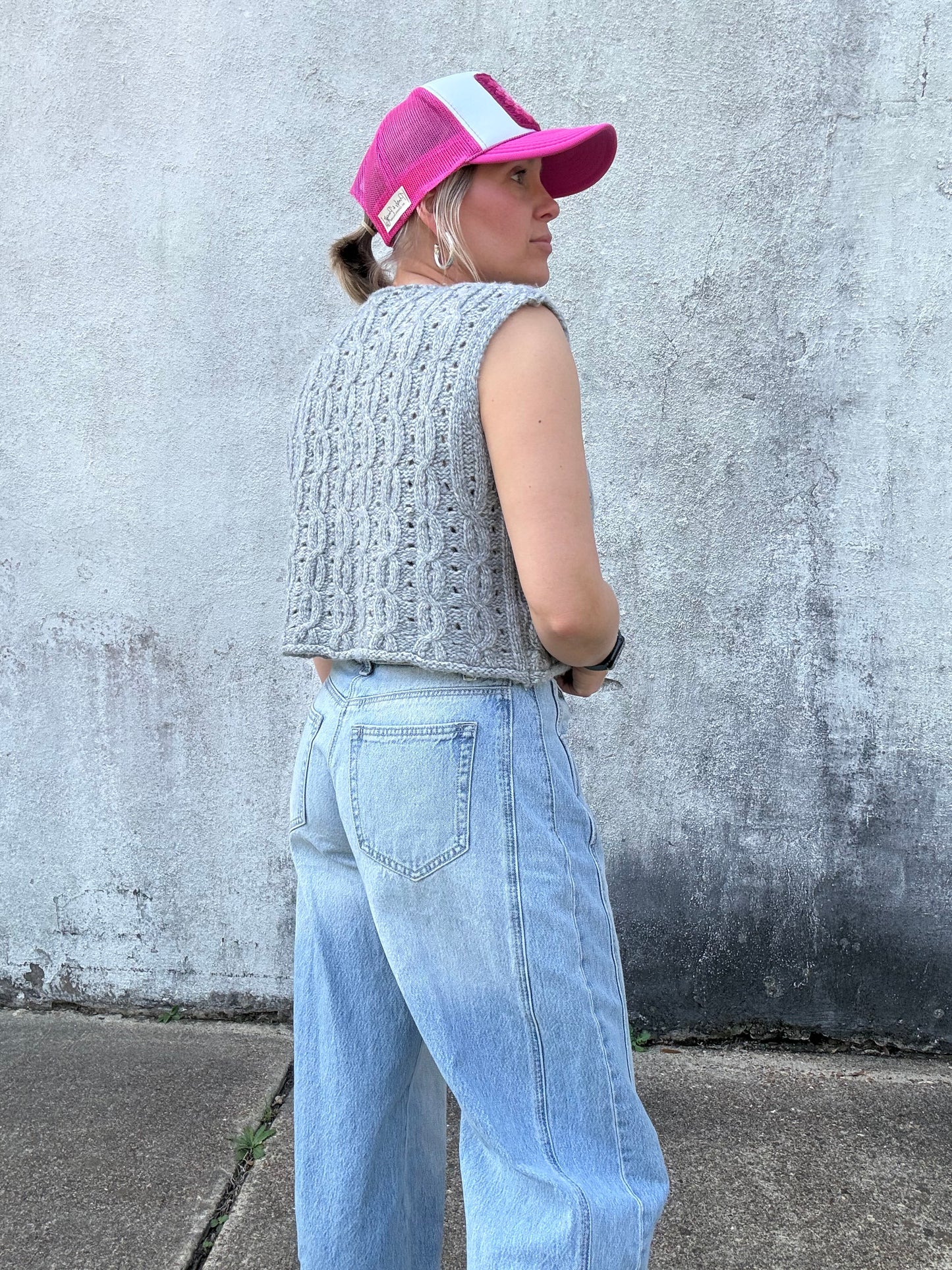 HEATHER GREY KNIT VEST
