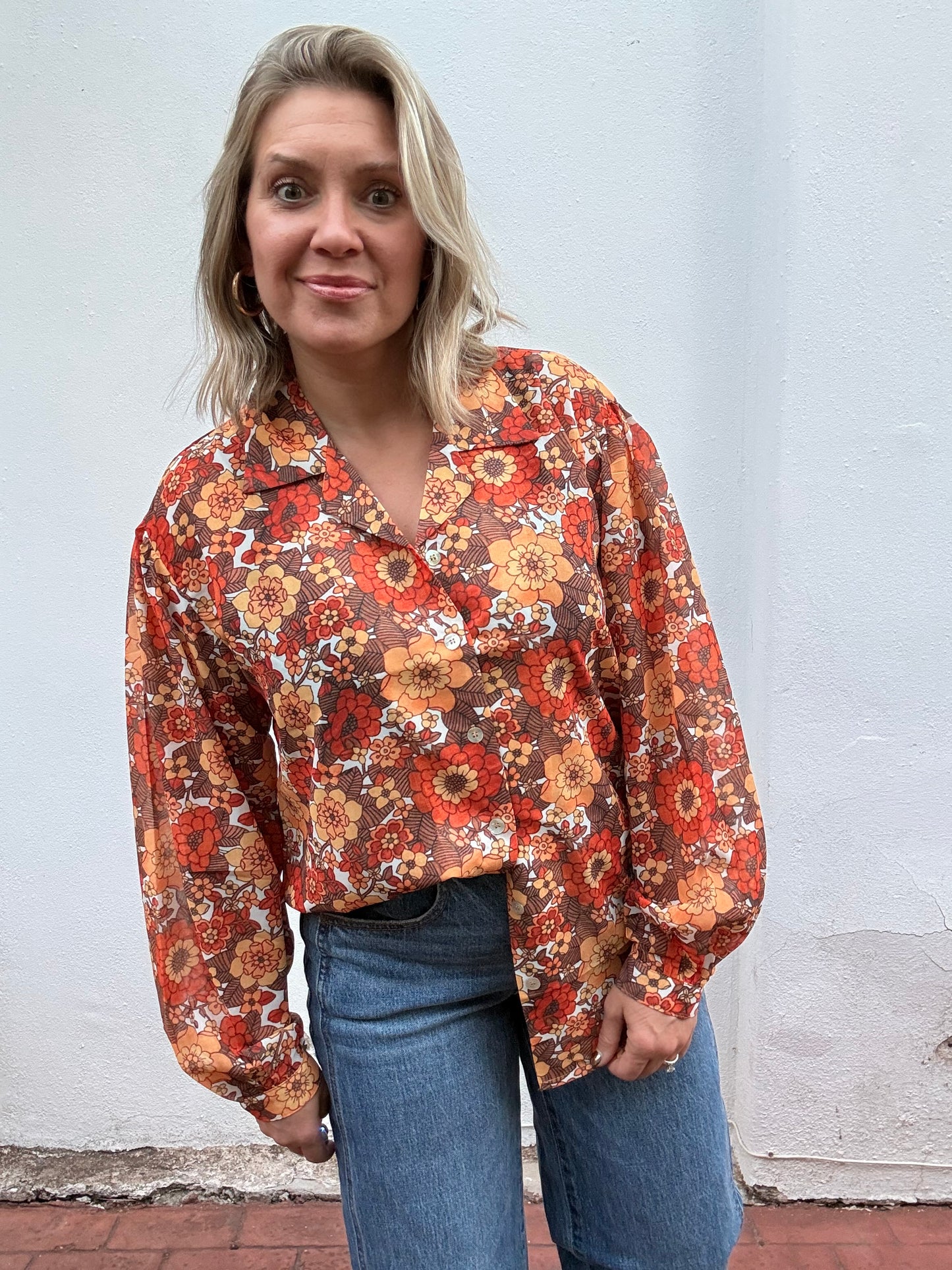 RETRO FLOWER BUTTON UP TOP