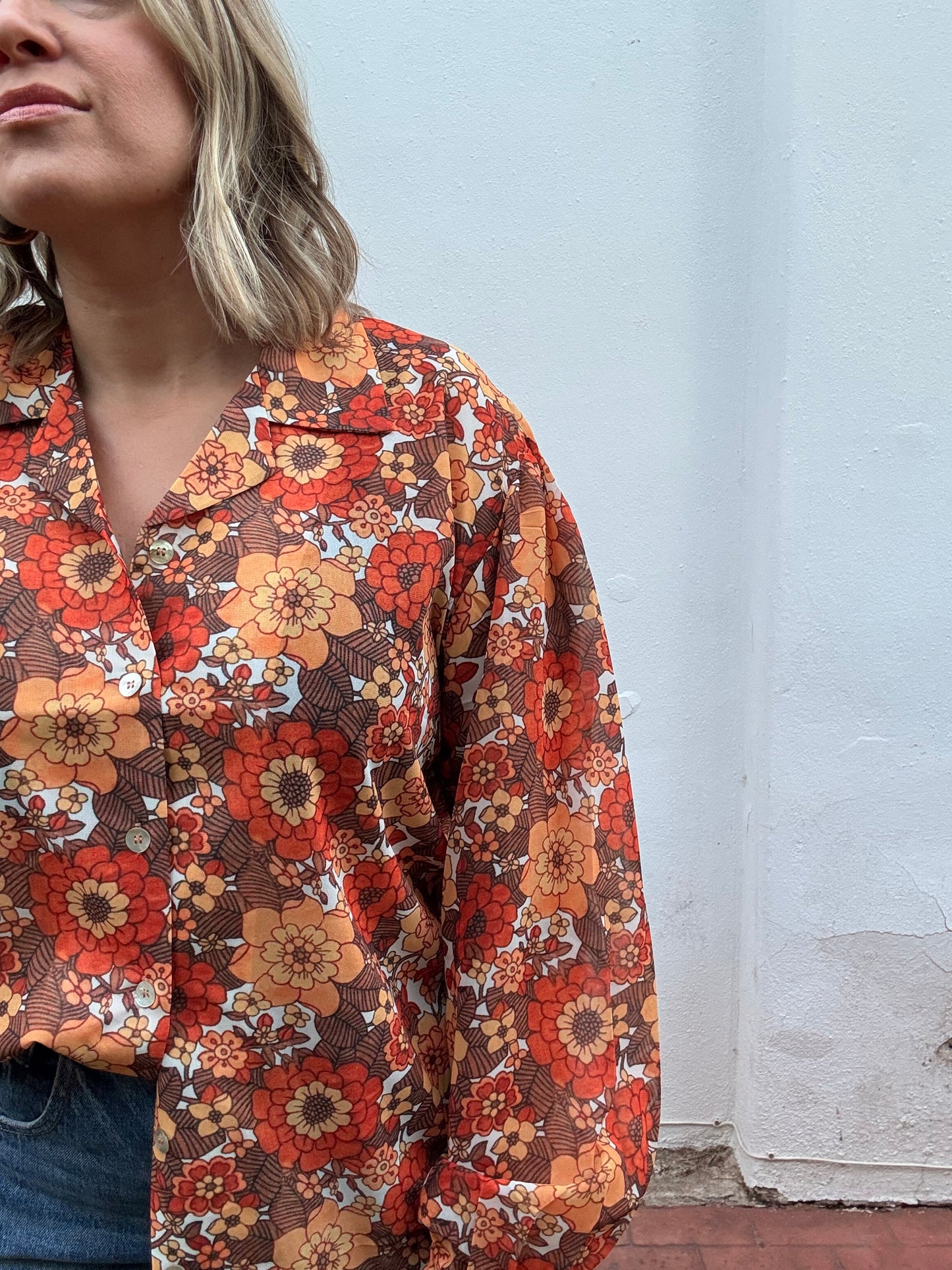 RETRO FLOWER BUTTON UP TOP