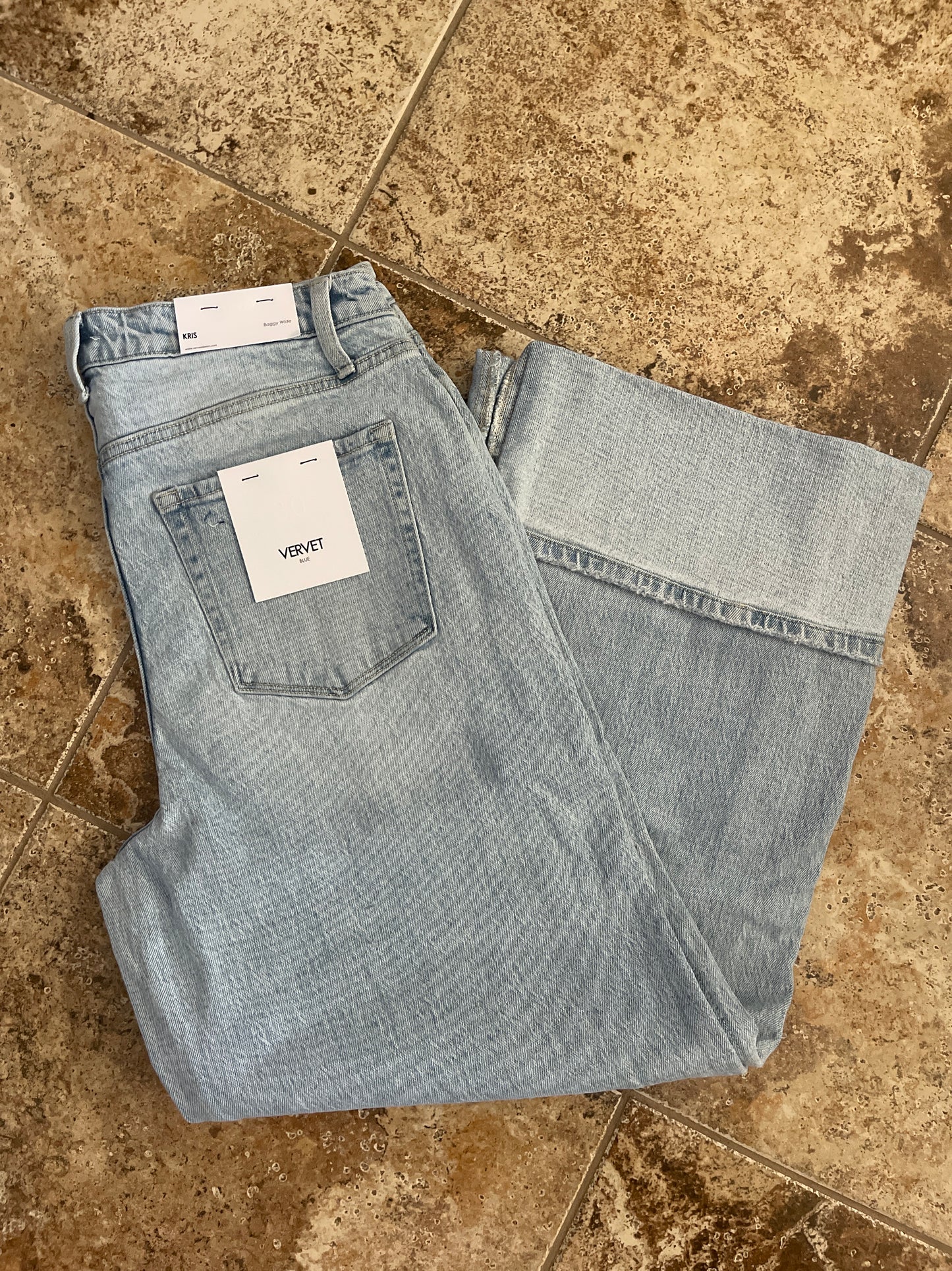 VERVET LT WASH DENIM JEANS