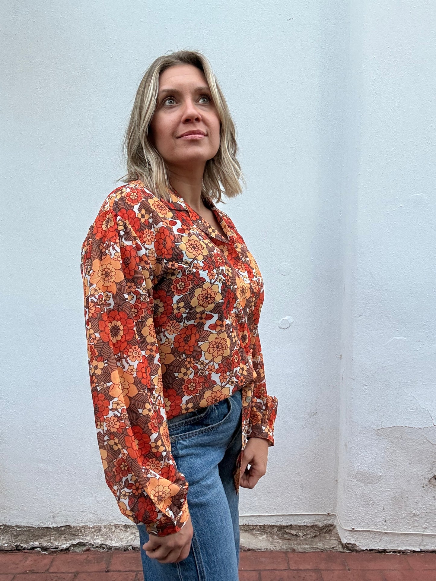 RETRO FLOWER BUTTON UP TOP