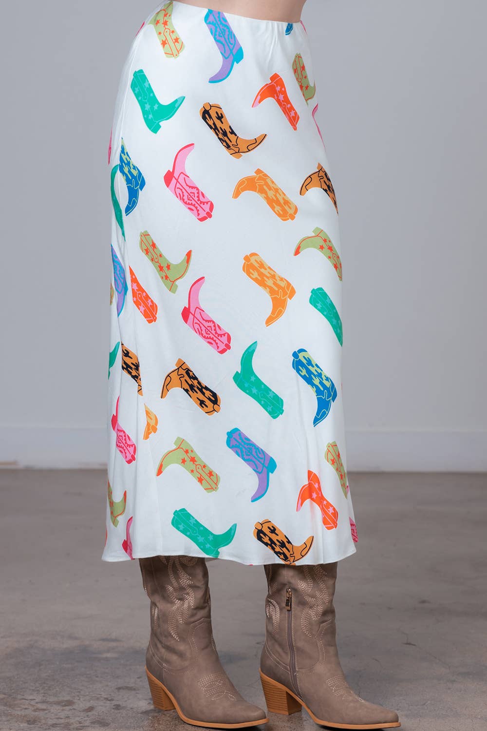 COWBOY BOOTS MIDI SKIRT