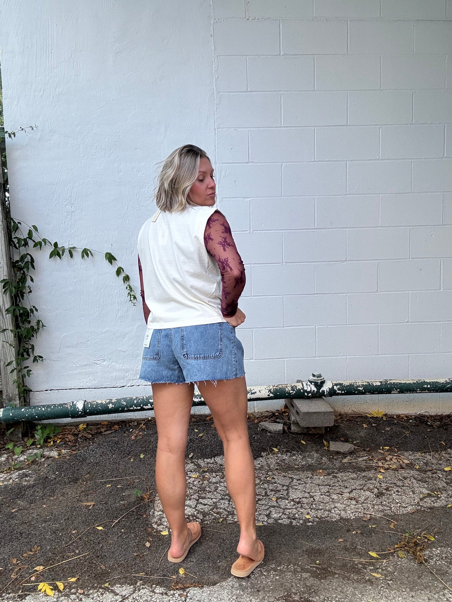 SIDE PANEL HIGH RISE SHORTS