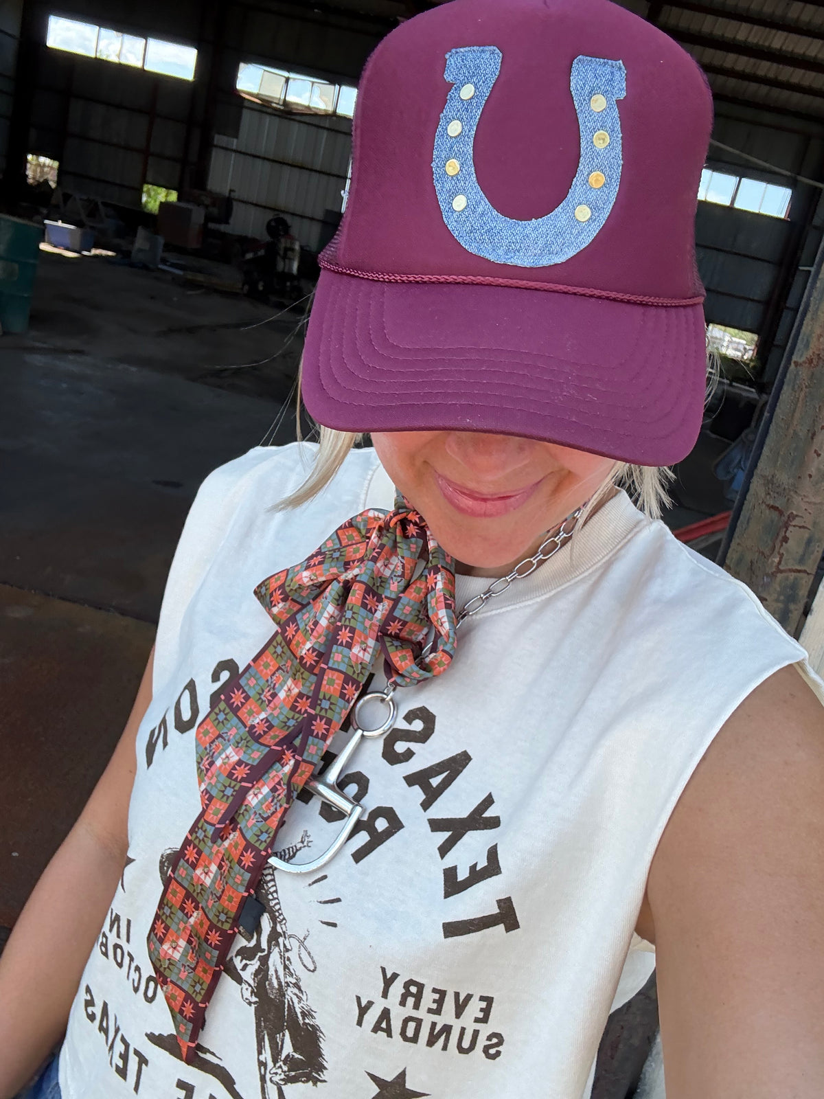 TRUCKER CAP HORSESHOE & RIVETS