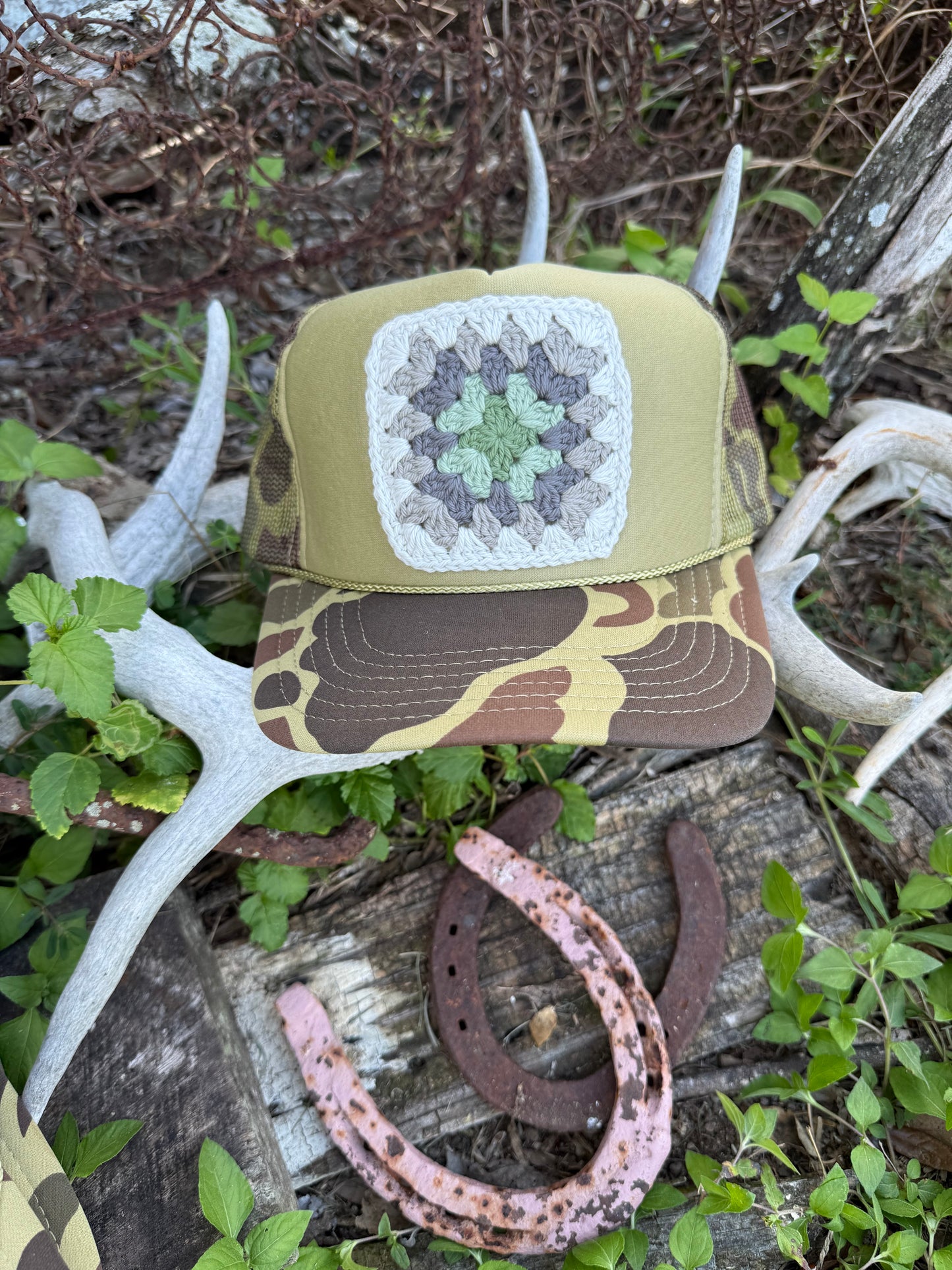 CAMO GRANNY SQUARE CAP