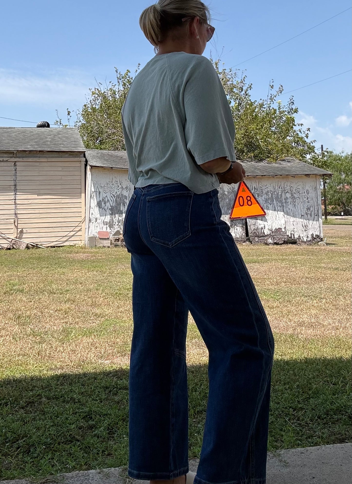 HIGH RISE TUMMY CONTROL BARREL JEAN