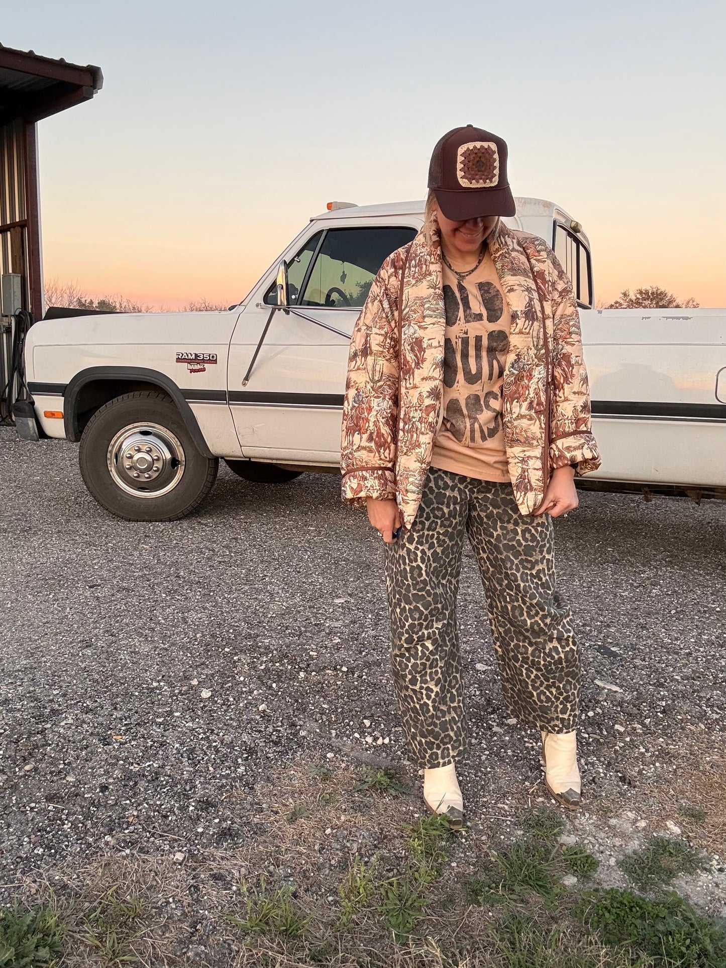 LEOPARD BARREL JEANS