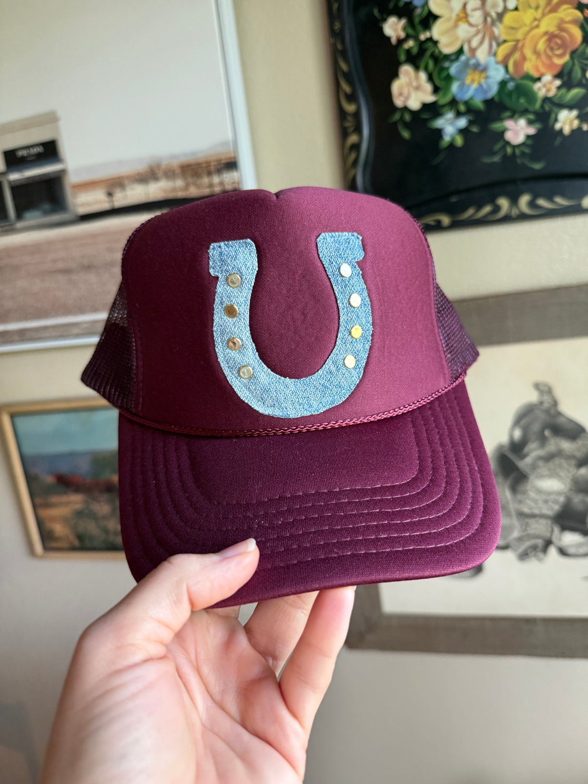 TRUCKER CAP HORSESHOE & RIVETS