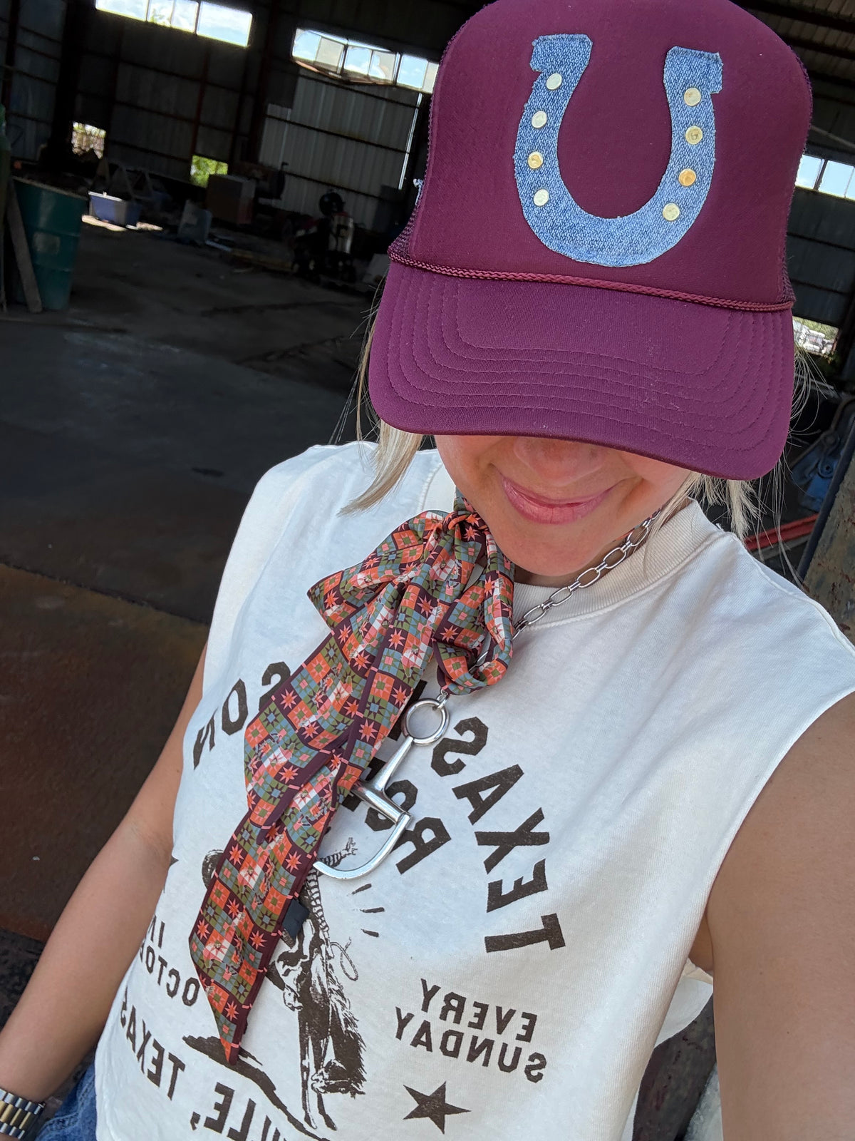TRUCKER CAP HORSESHOE & RIVETS