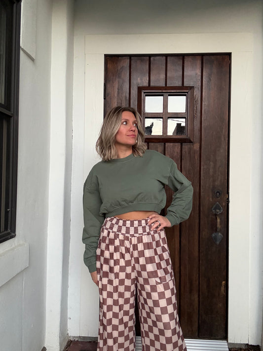 SAIGE GREEN CROP SWEATSHIRT