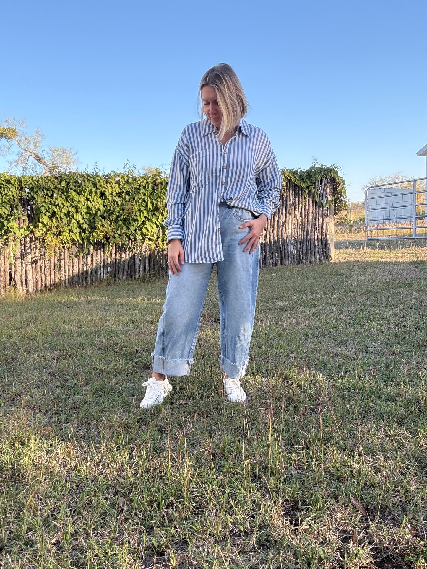 BLUE & WHITE STRIPED BUTTON UP
