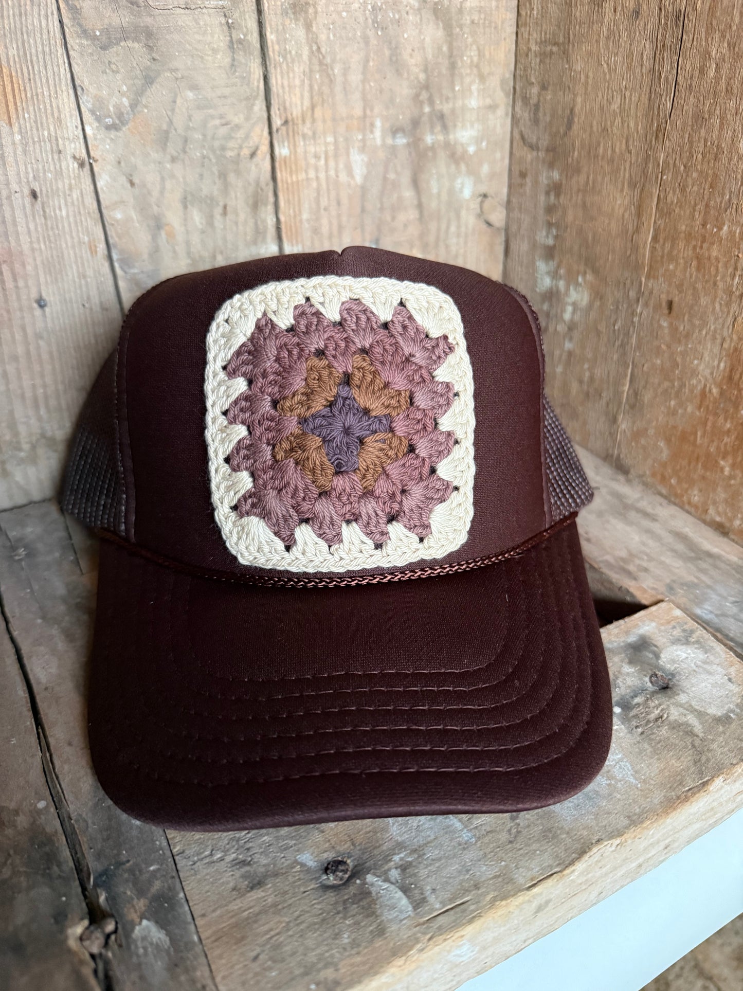 BROWN GRANNY SQUARE TRUCKER CAP