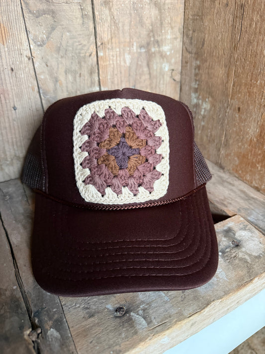 BROWN GRANNY SQUARE TRUCKER CAP