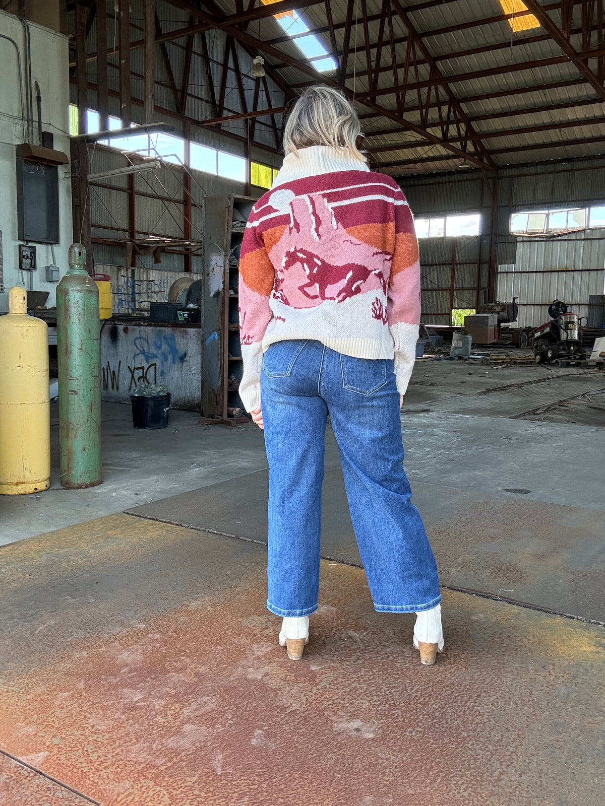 WESTERN SCENIC CARDIGAN