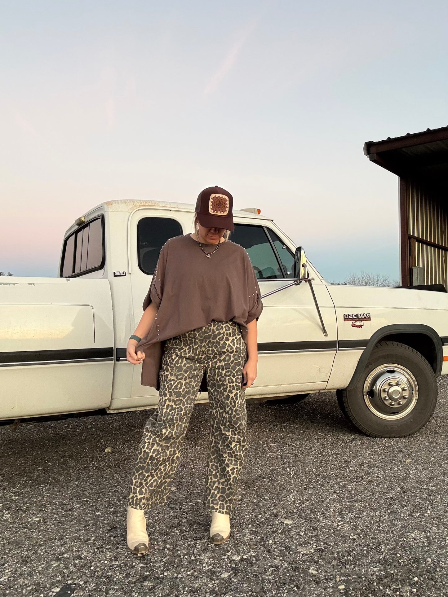 LEOPARD BARREL JEANS