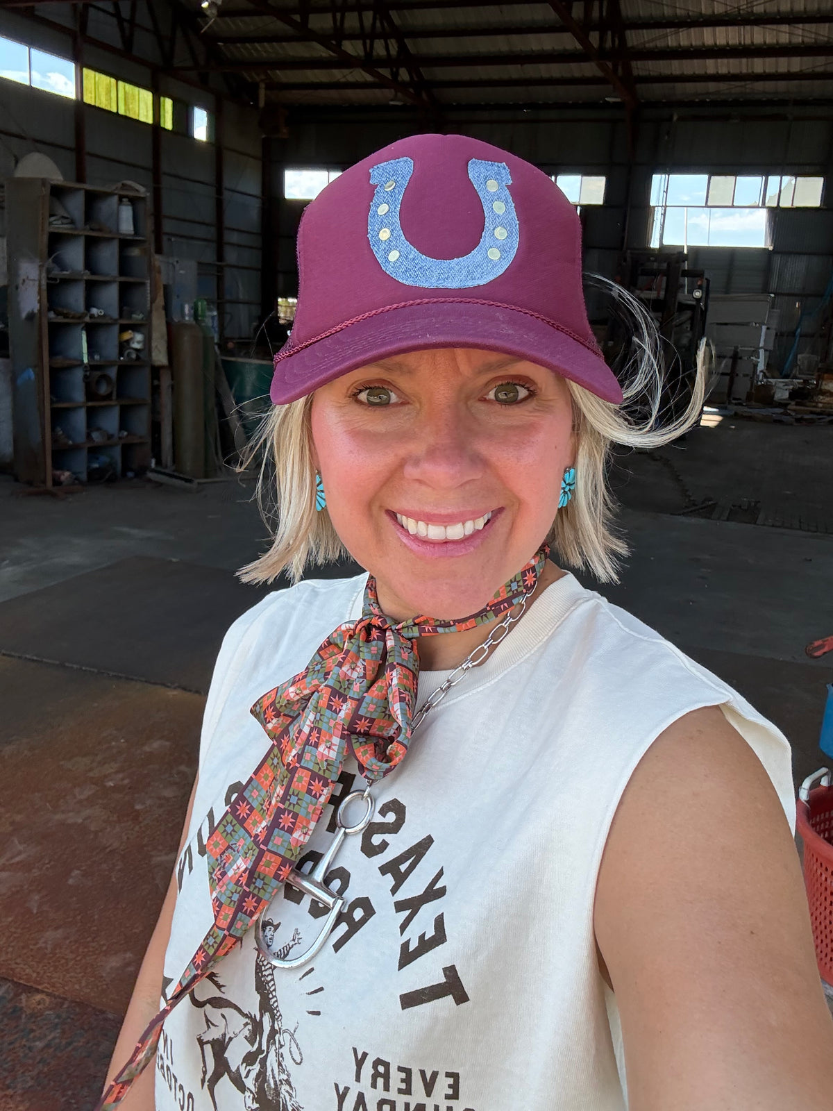 TRUCKER CAP HORSESHOE & RIVETS