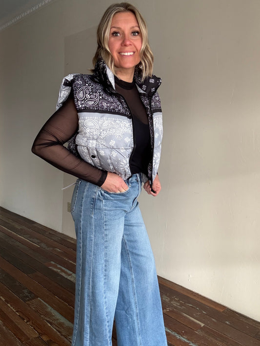 BANDANA PRINT PUFFER VEST