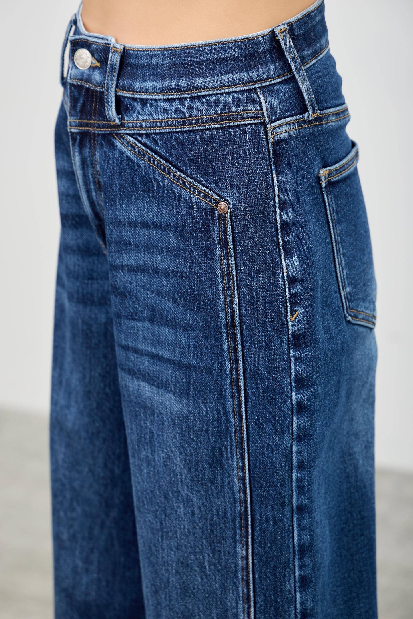 HIGH RISE TUMMY CONTROL BARREL JEAN