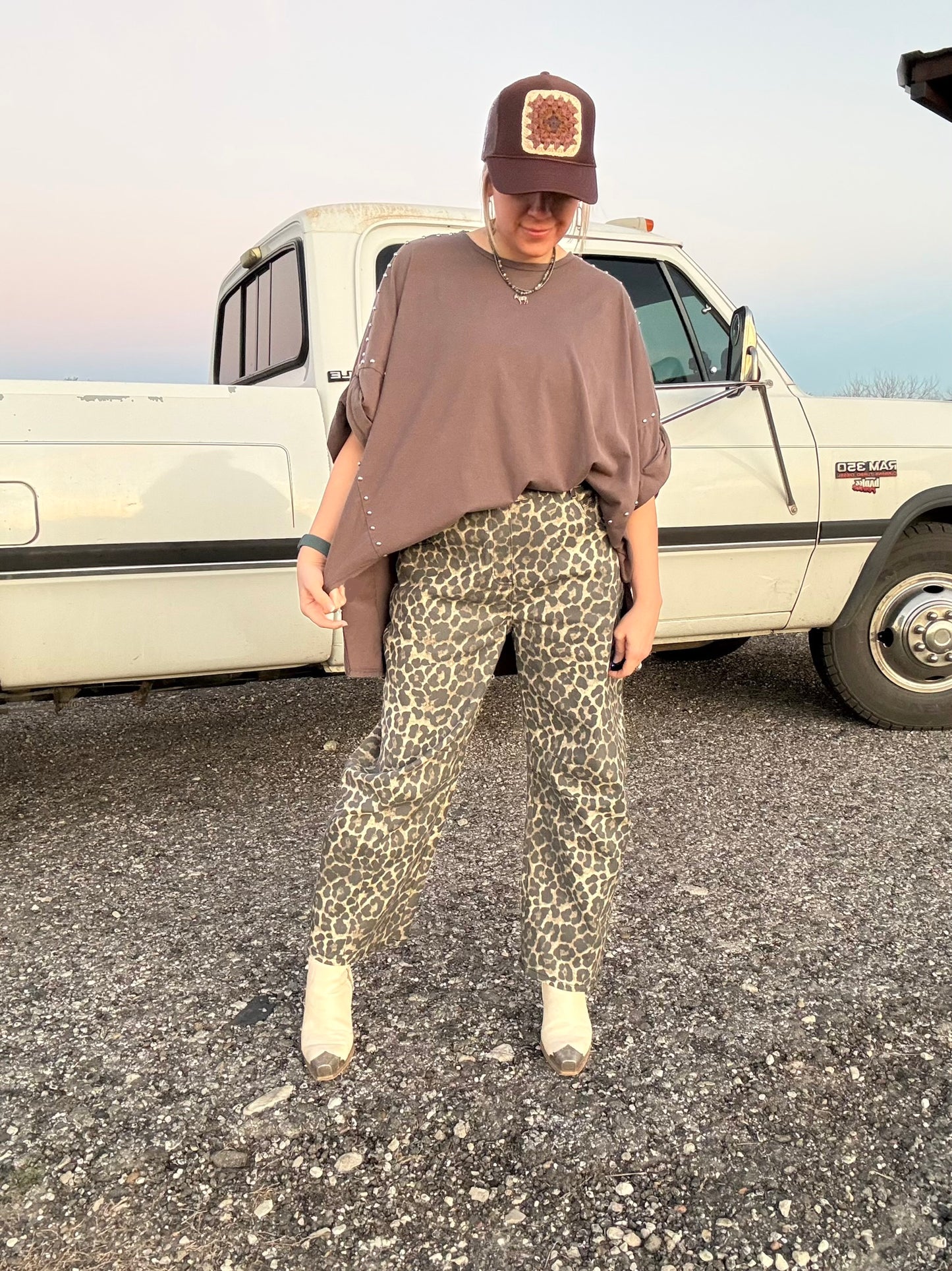 LEOPARD BARREL JEANS