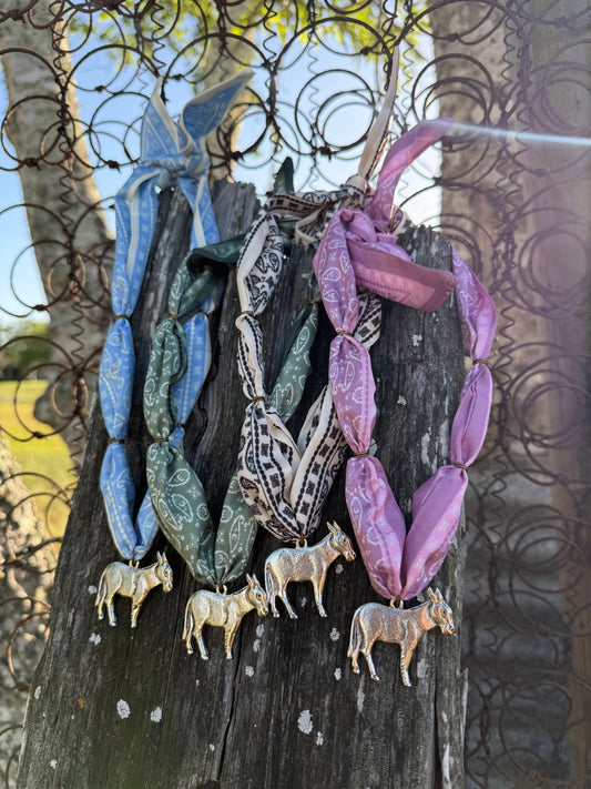 DONKEY TWILLY SCARF NECKLACE