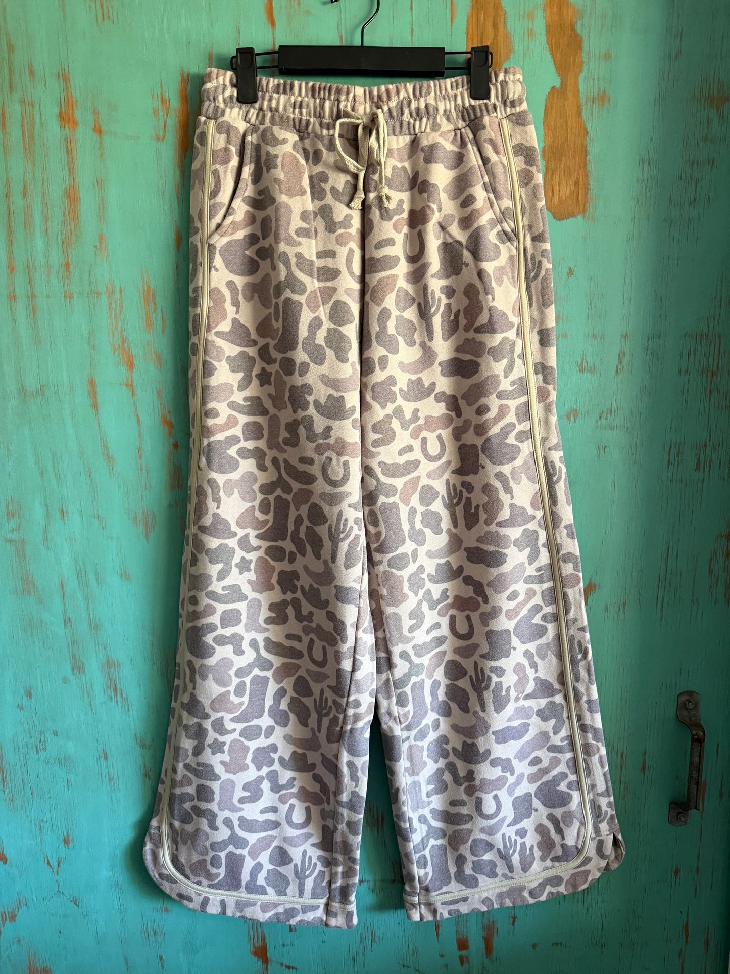 WESTERN CAMO PRINT SWEAT PANTS