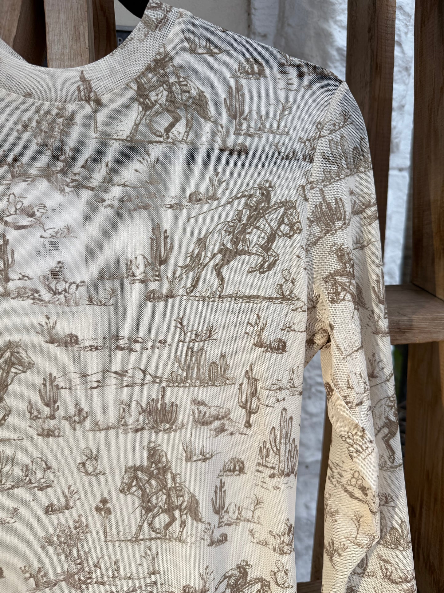 WESTERN PRINT MESH TOPS