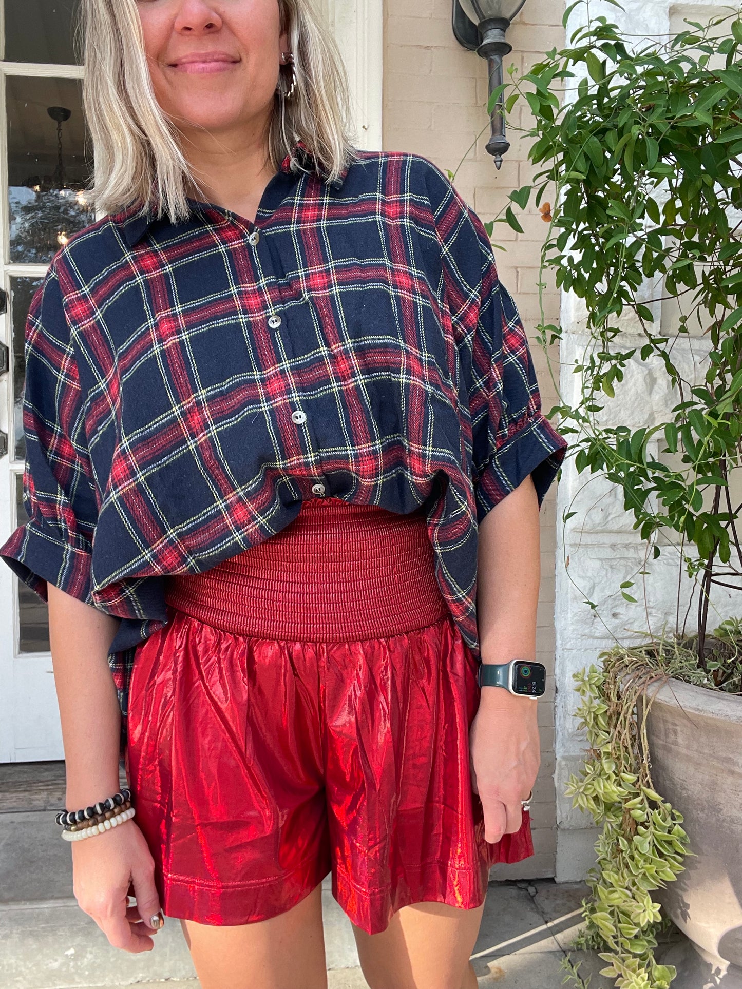 PLAID OVERSIZED BUTTON DOWN TOP