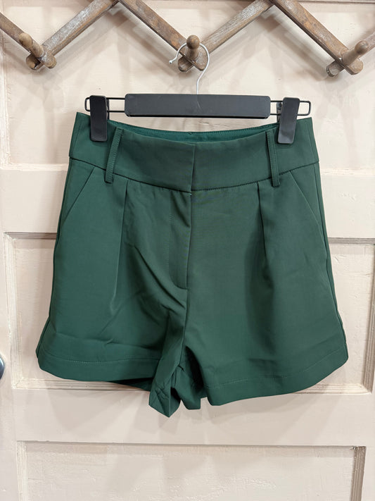HIGH WAISTED PLEATED SHORTS