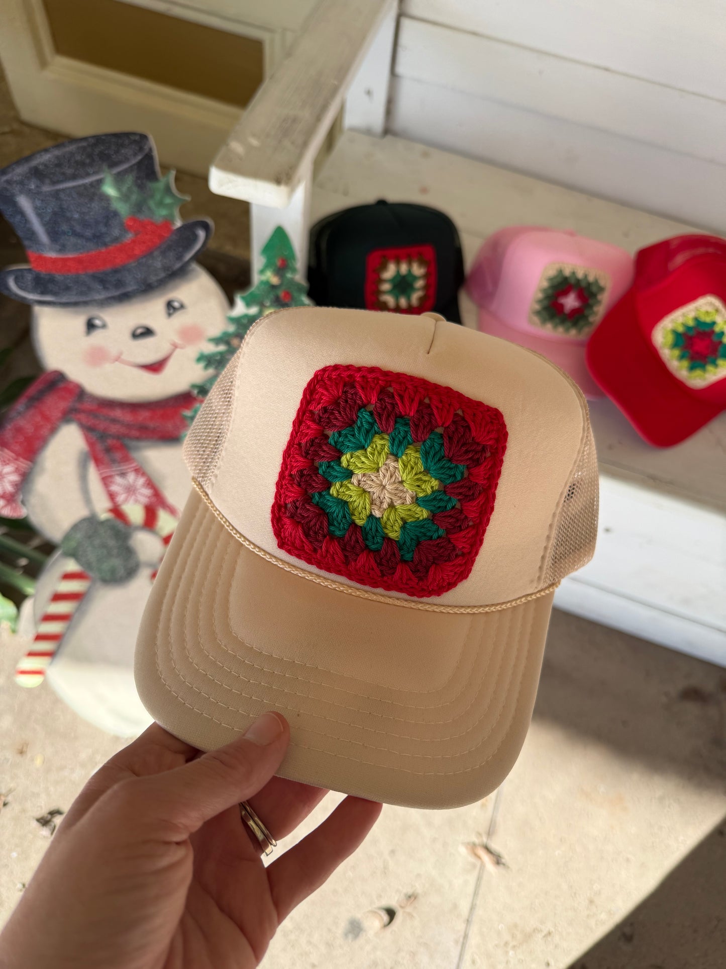 CHRISTMAS GRANNY SQUARE CAP