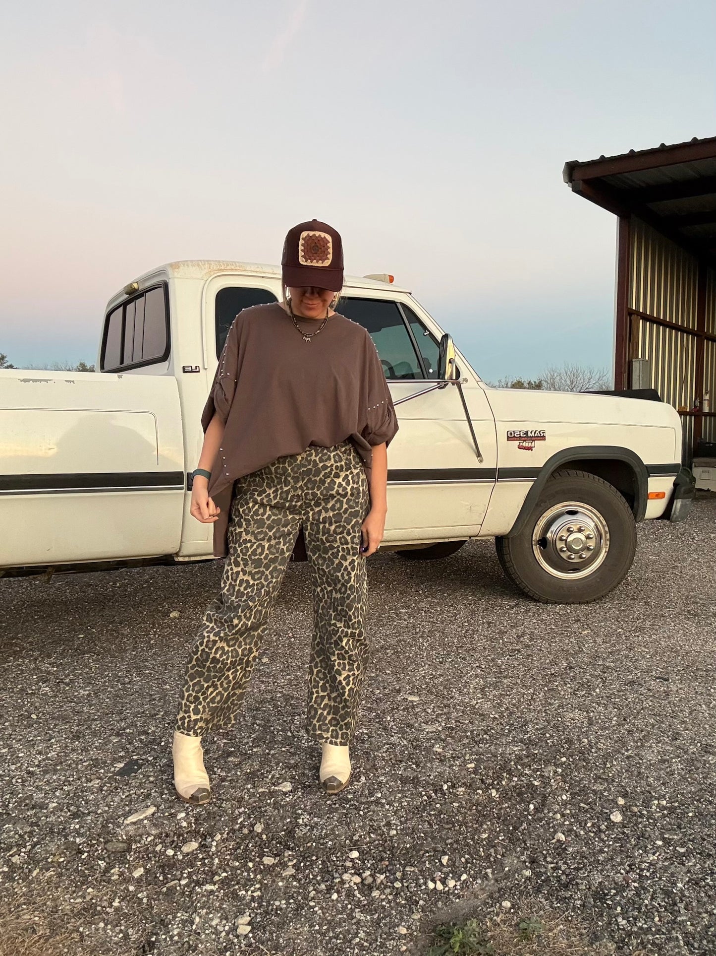 LEOPARD BARREL JEANS