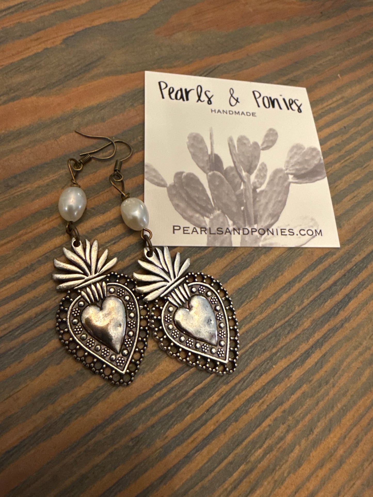 P&P SACRED HEART & PEARL earrings