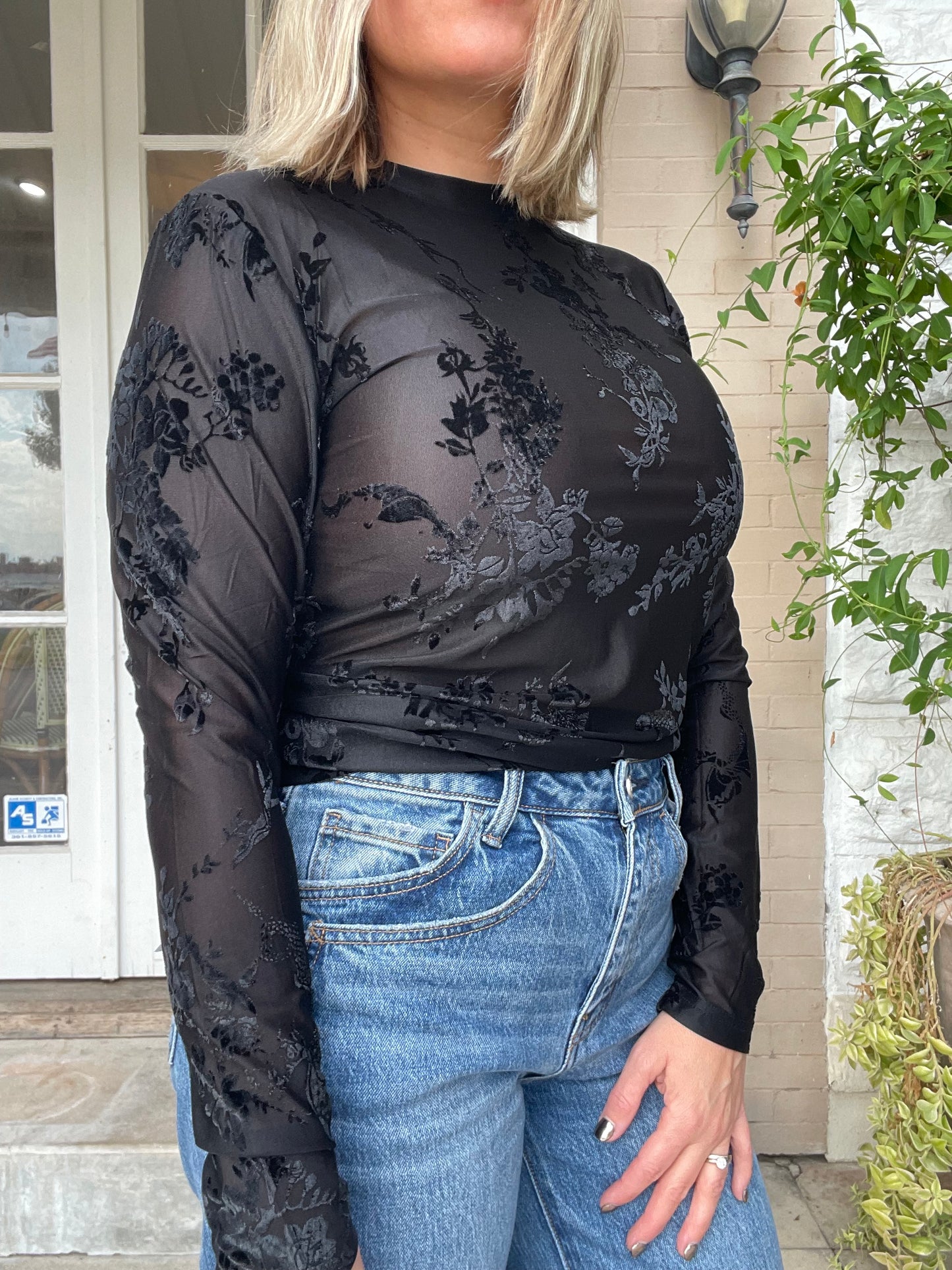 BLACK FLORAL VELVET MESH TOP