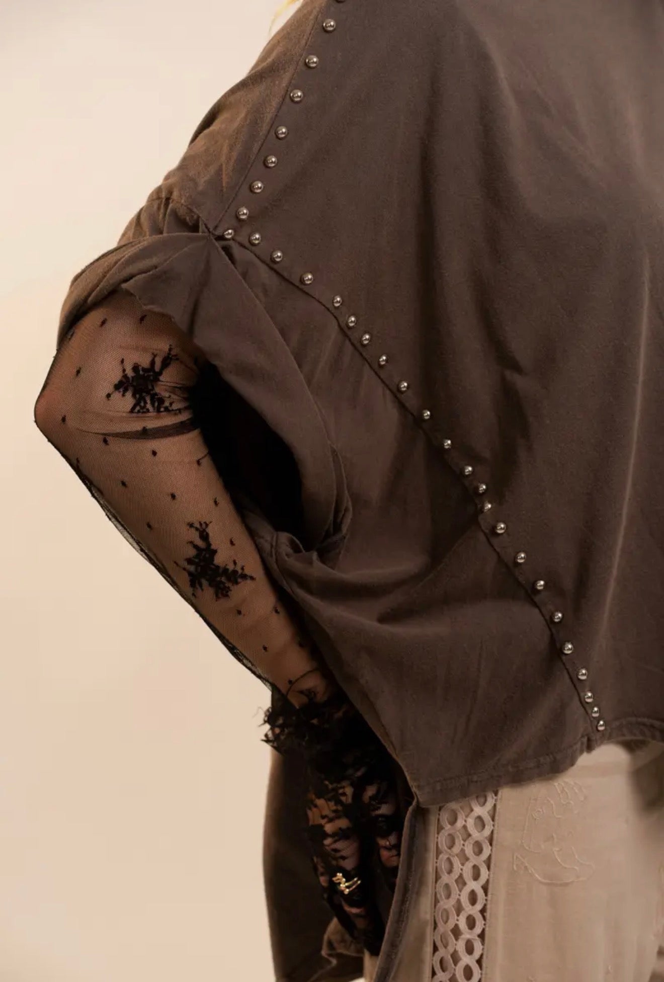 CHARCOAL - BROWN STUDDED HIGH LOW TOP