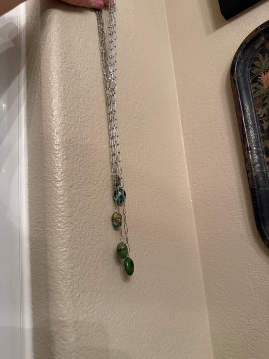 PAPER-CLIP CHAIN NECKLACE WITH TURQ STONE