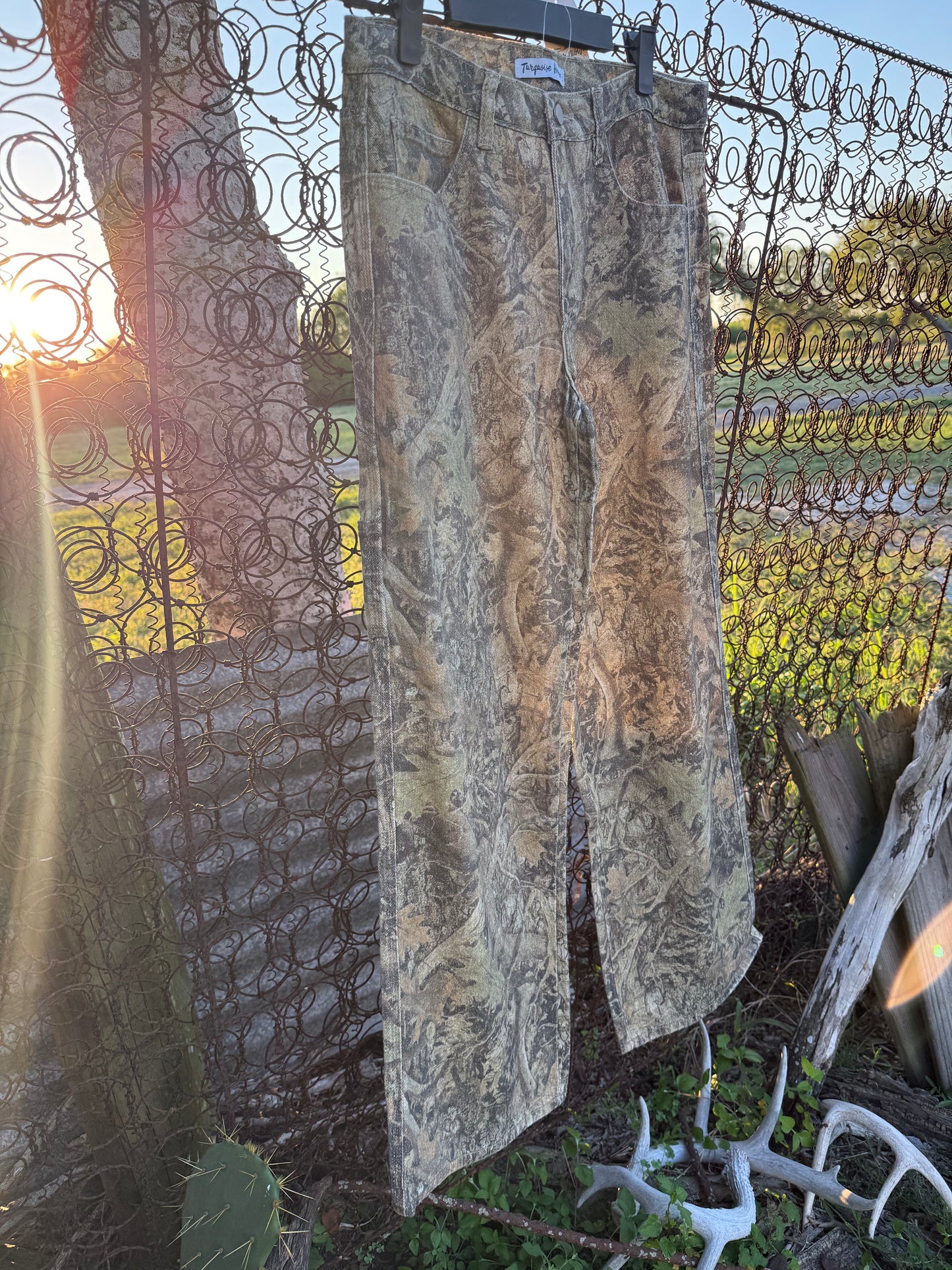CAMO CARPENTER PANTS