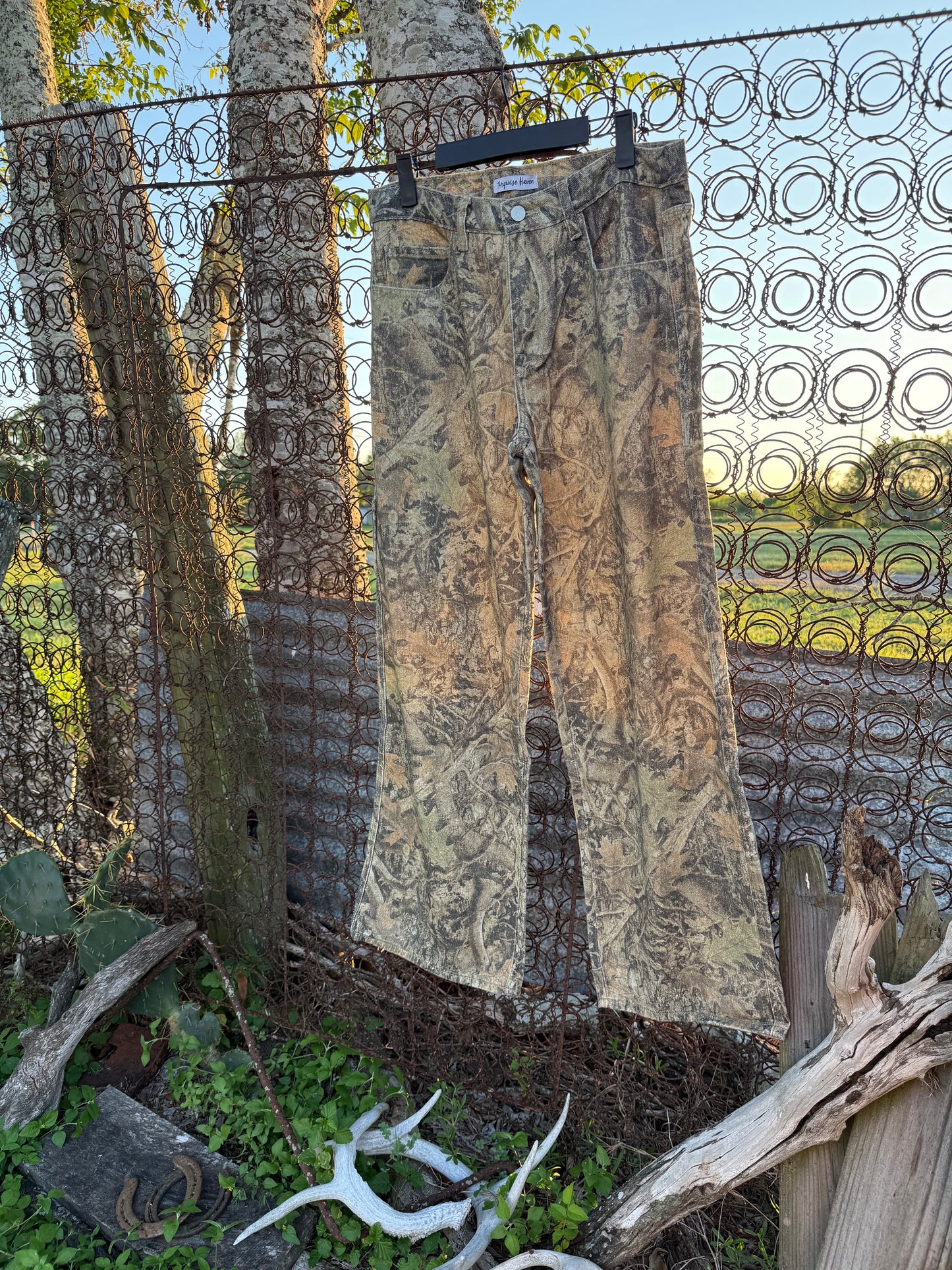 CAMO CARPENTER PANTS