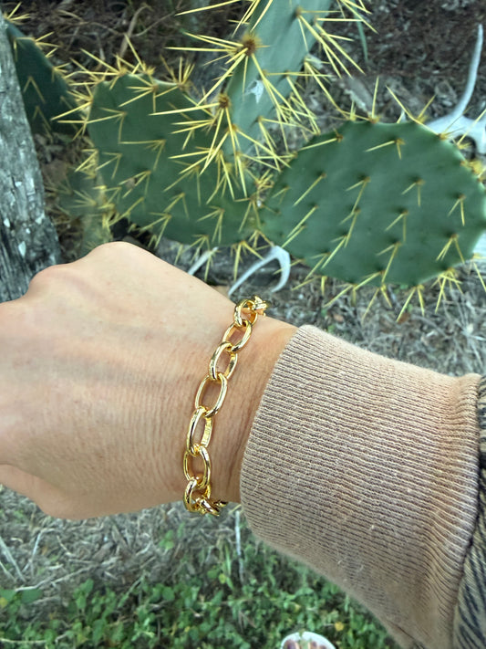 GOLD CHAIN BRACELET