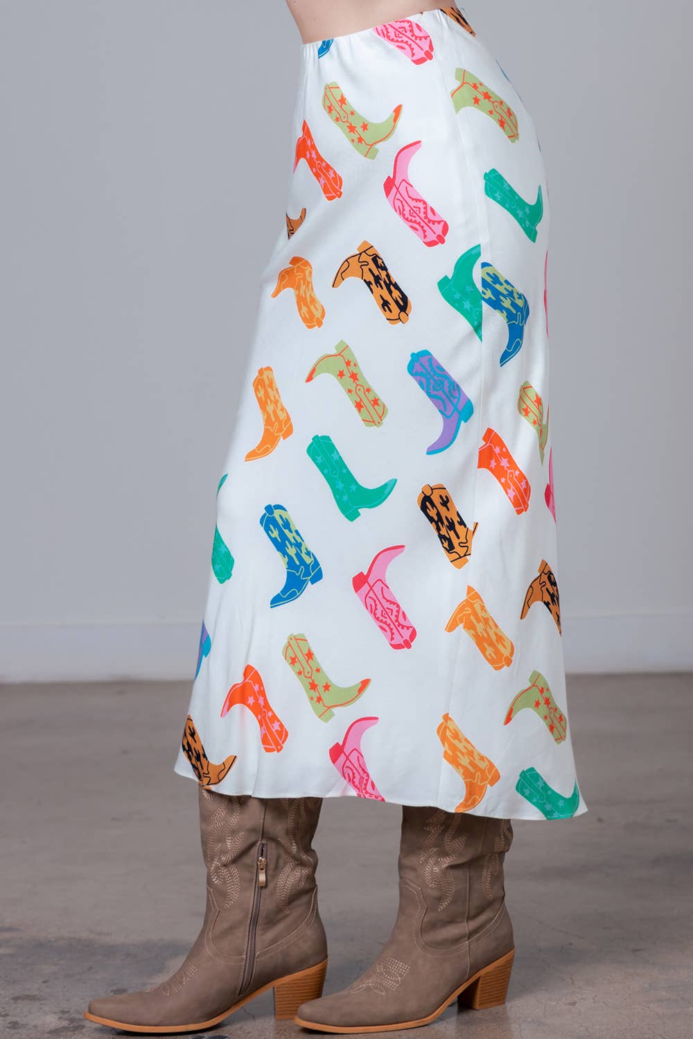 COWBOY BOOTS MIDI SKIRT