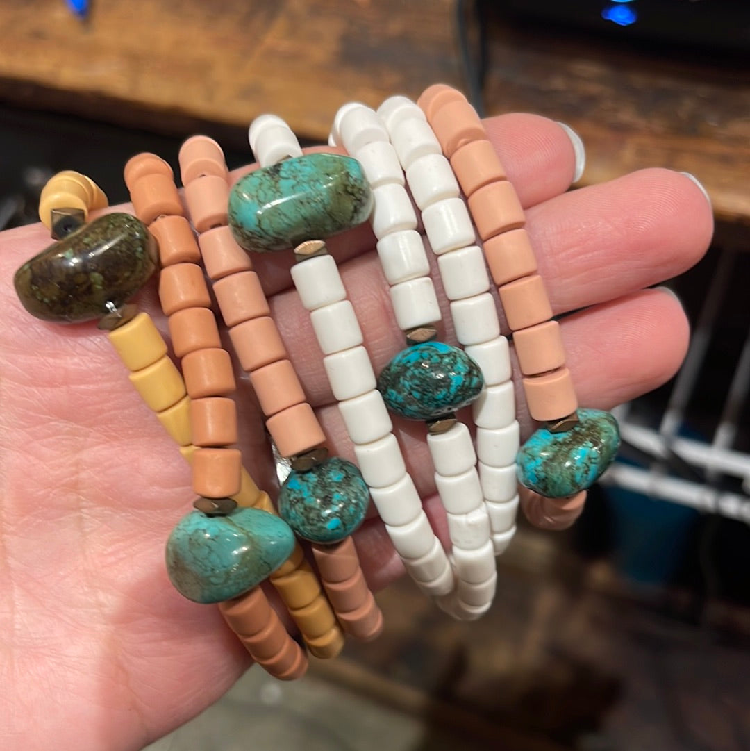 SEASHORE TURQUOISE CHUNK BRACELET